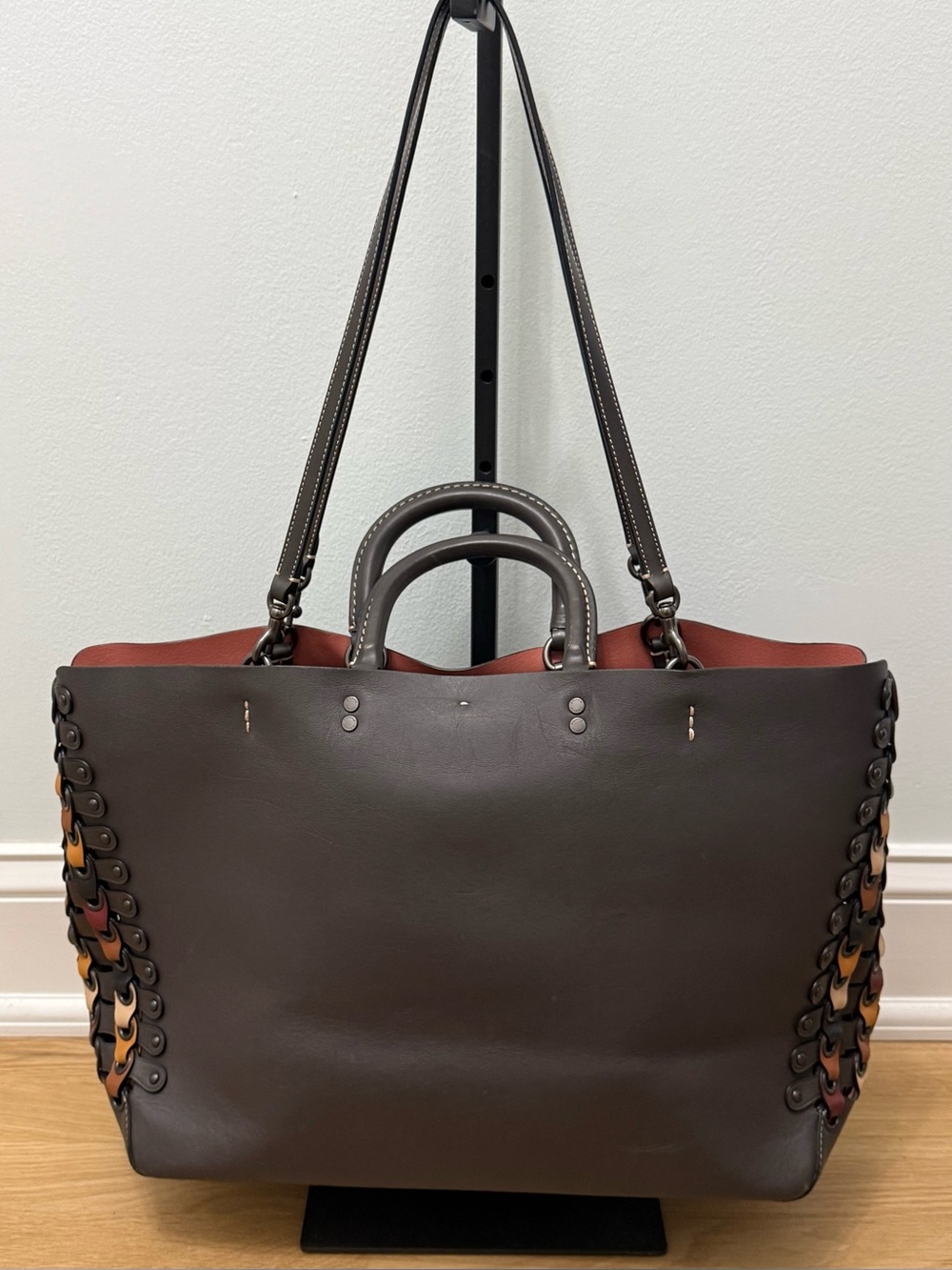 Coach 1941 Rogue Link Glovetanned Leather Tote Bag Brown Chocolate Bag - Picture 4 of 15